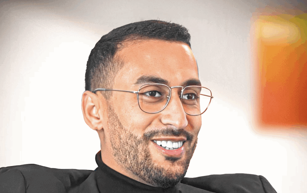 De la diaspora à l’école : comment Youssef Koutari construit des ponts par l’éducation 