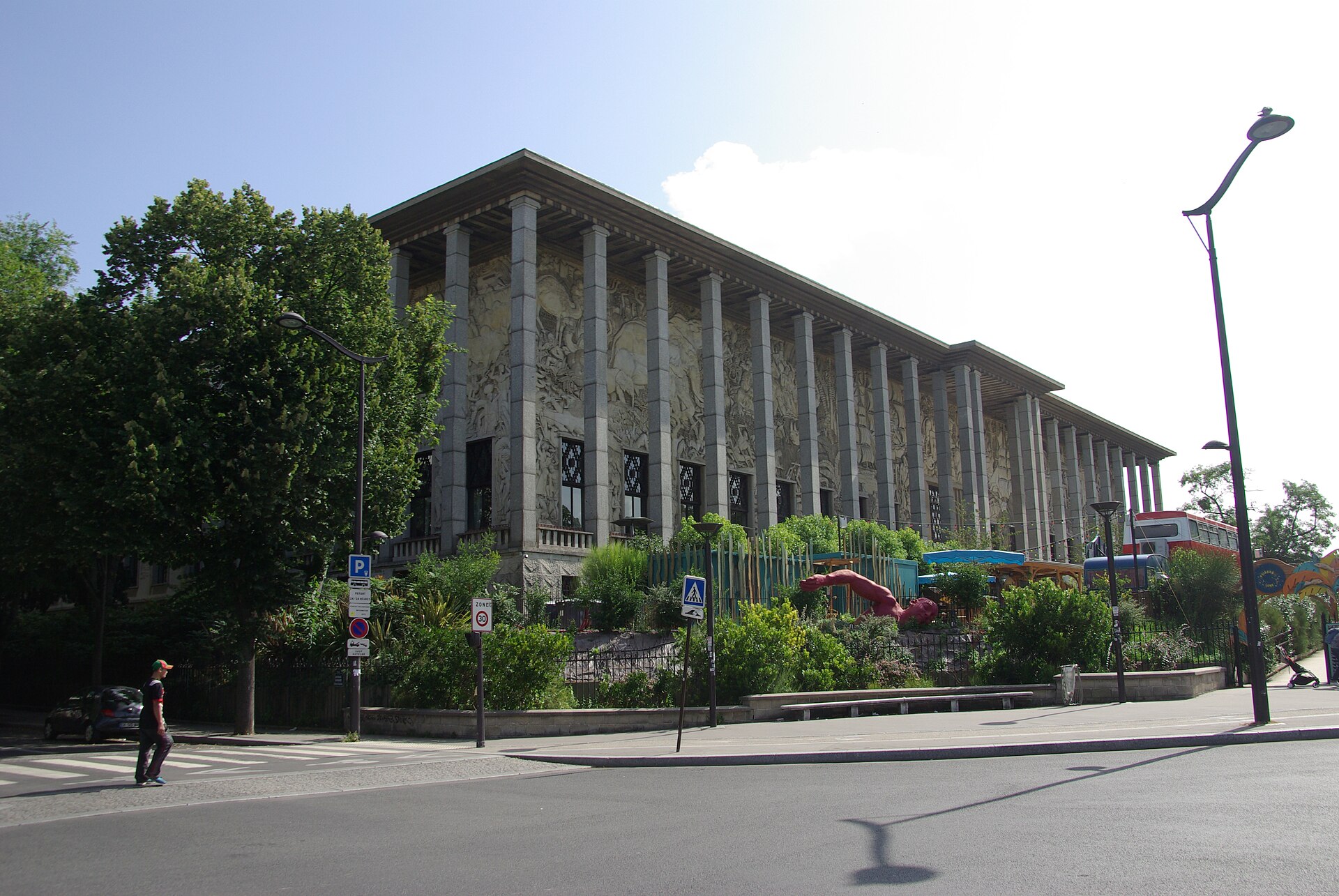 Façade du Palais de la Porte Dorée, Paris